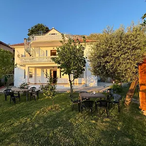 Guest house Meti