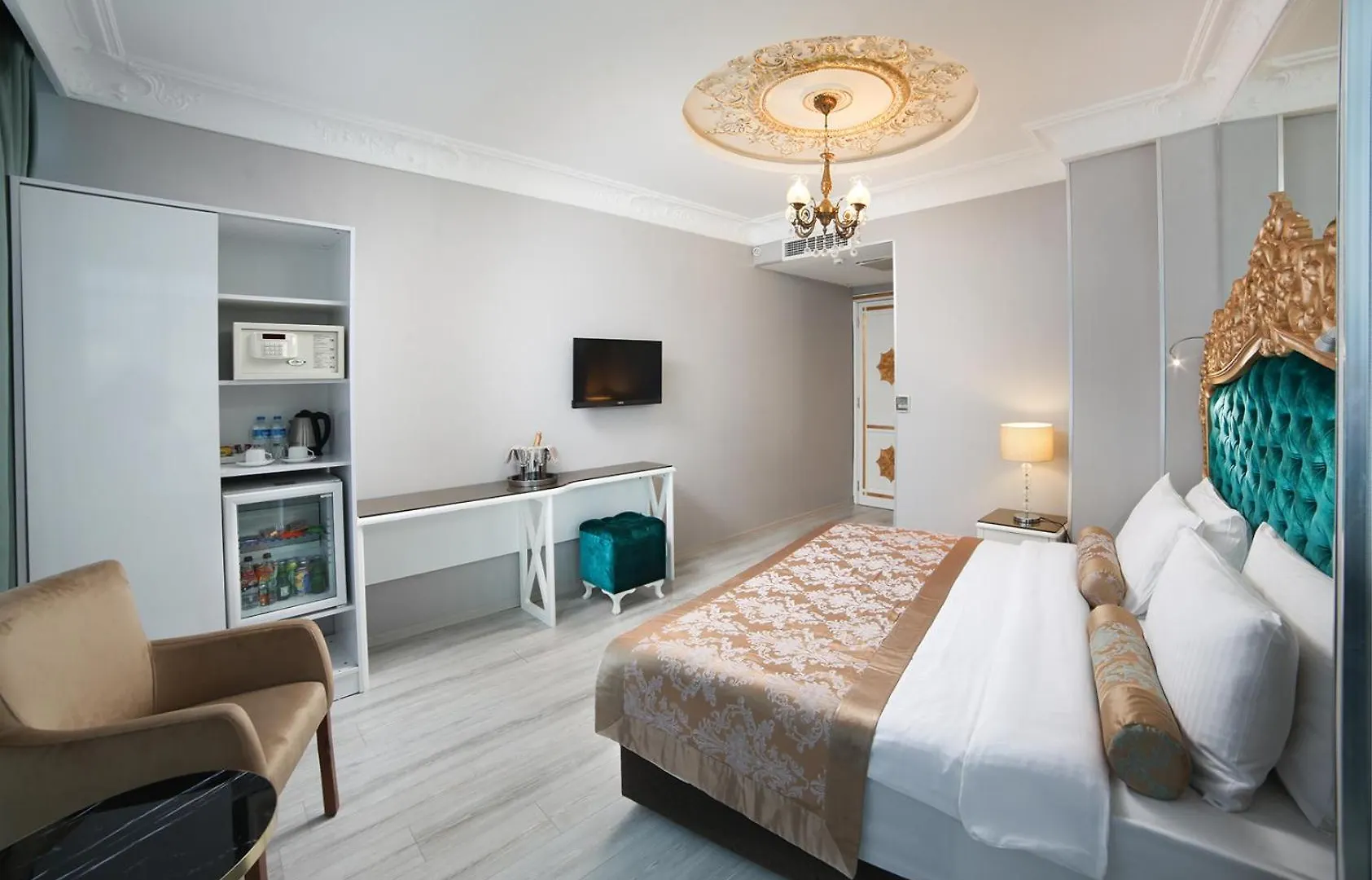 White Monarch Hotel Istanbul 4*,